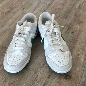 Nike Classic White and Green Low-Tops